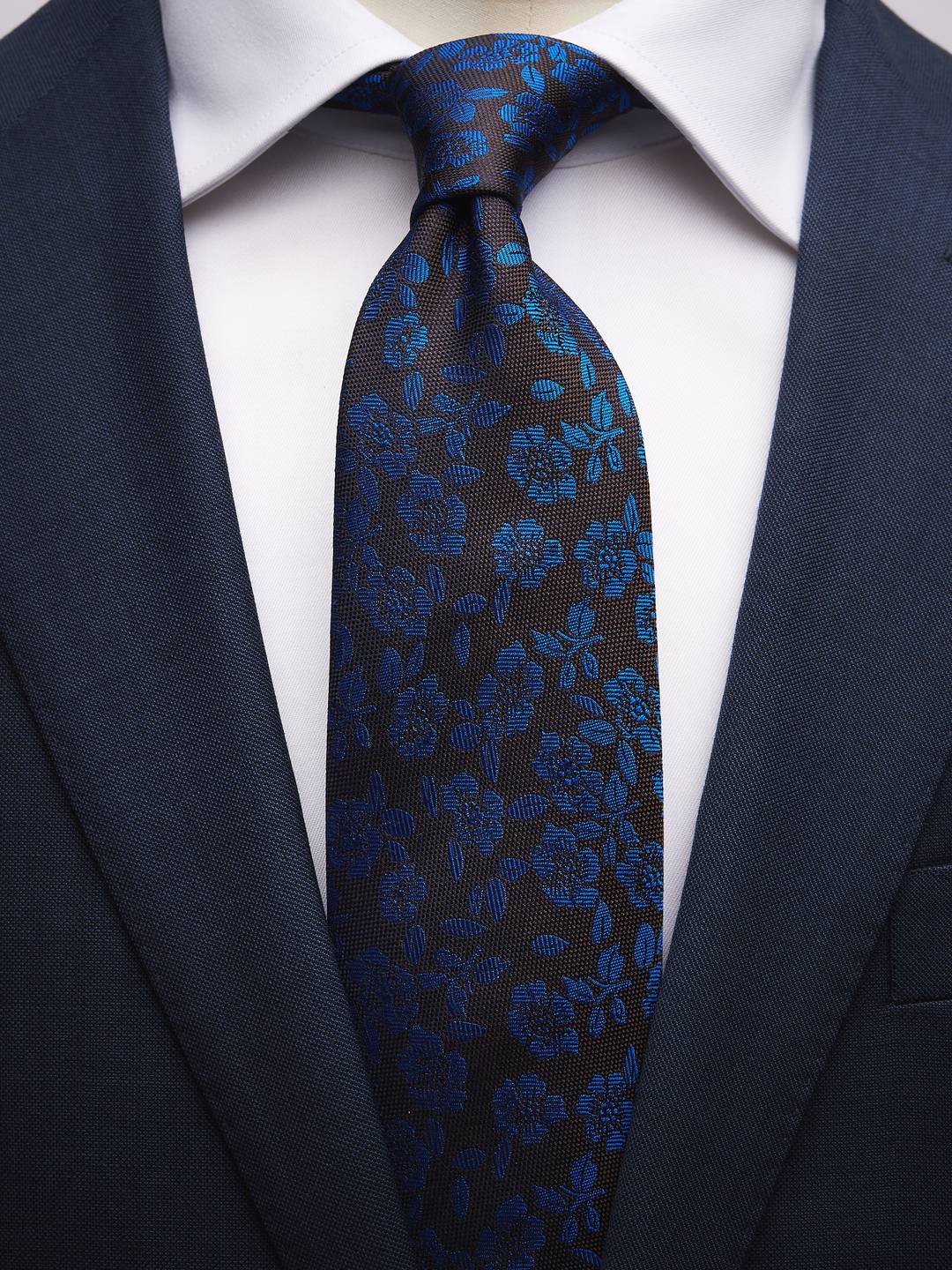 blue tie with flowers