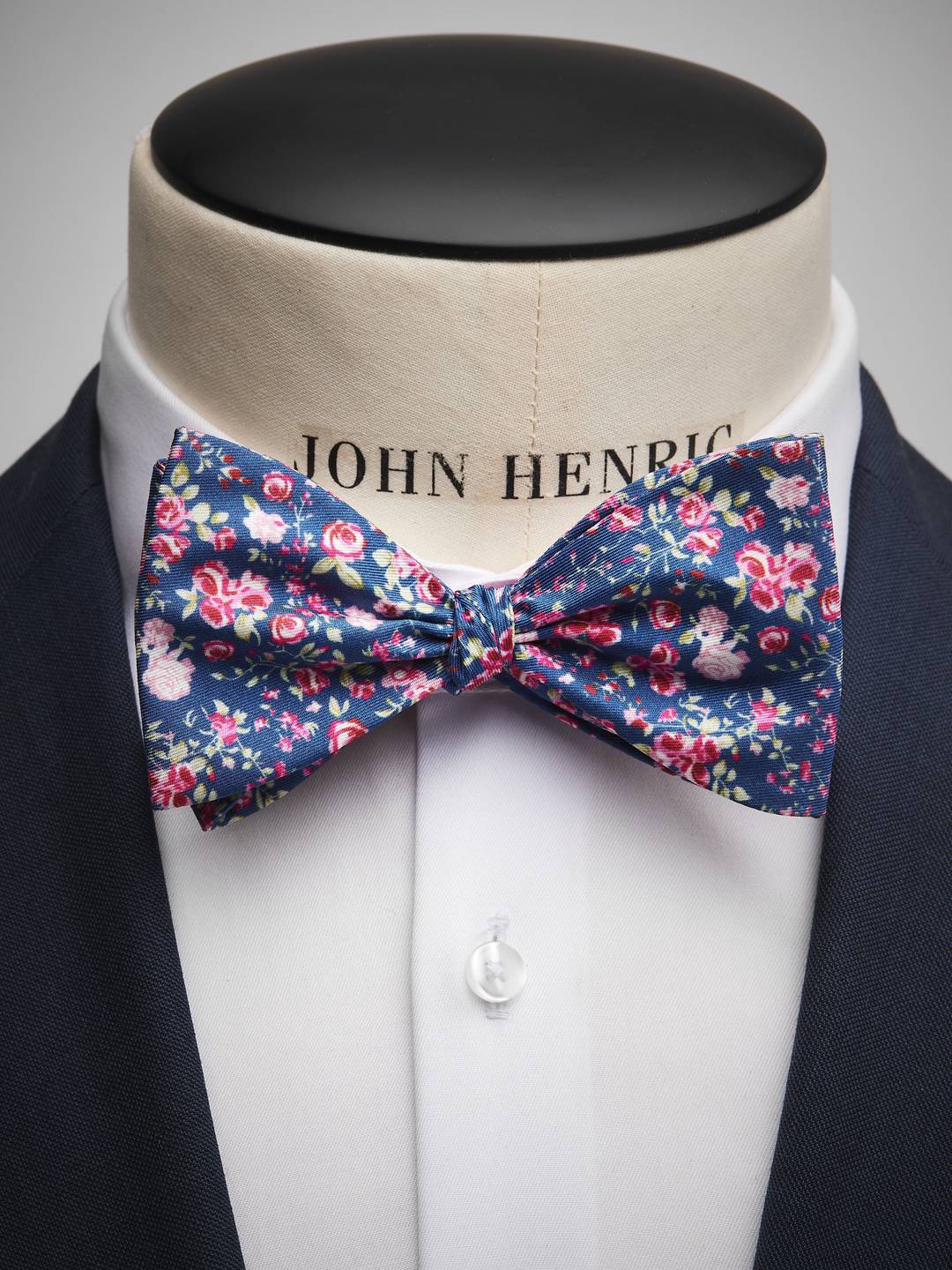 Ameri♡VINTAGE FLOWER BOW TIE SHIRT✳︎kha Floral Bow Ties | Navy Bow Tie with Flower Design | Cotton Pre