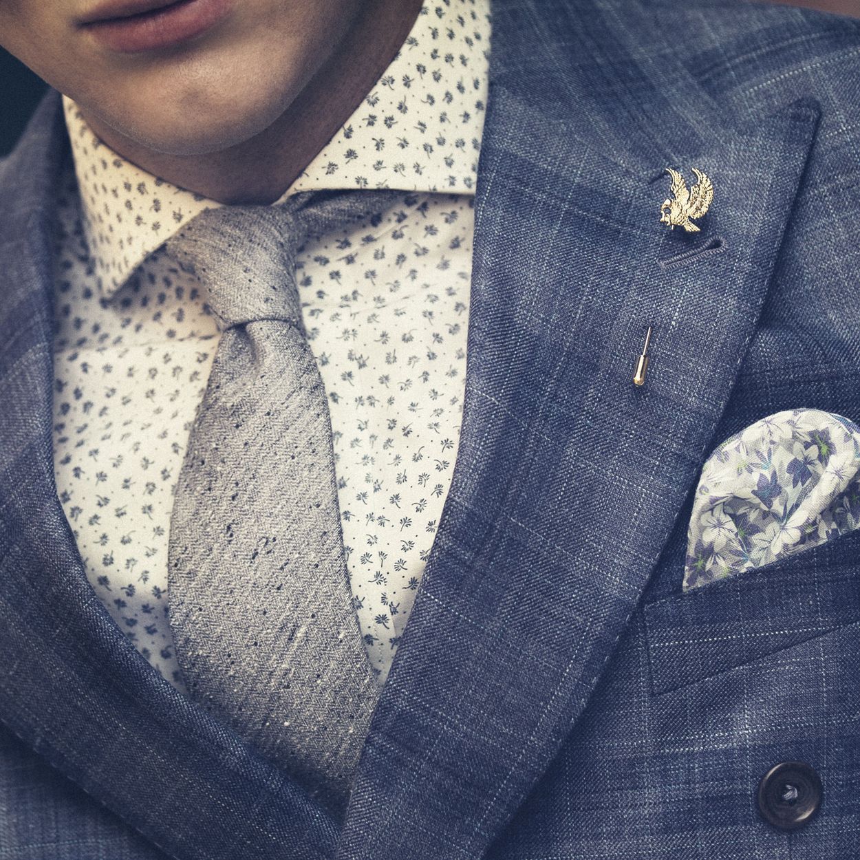 How to wear a lapel pin