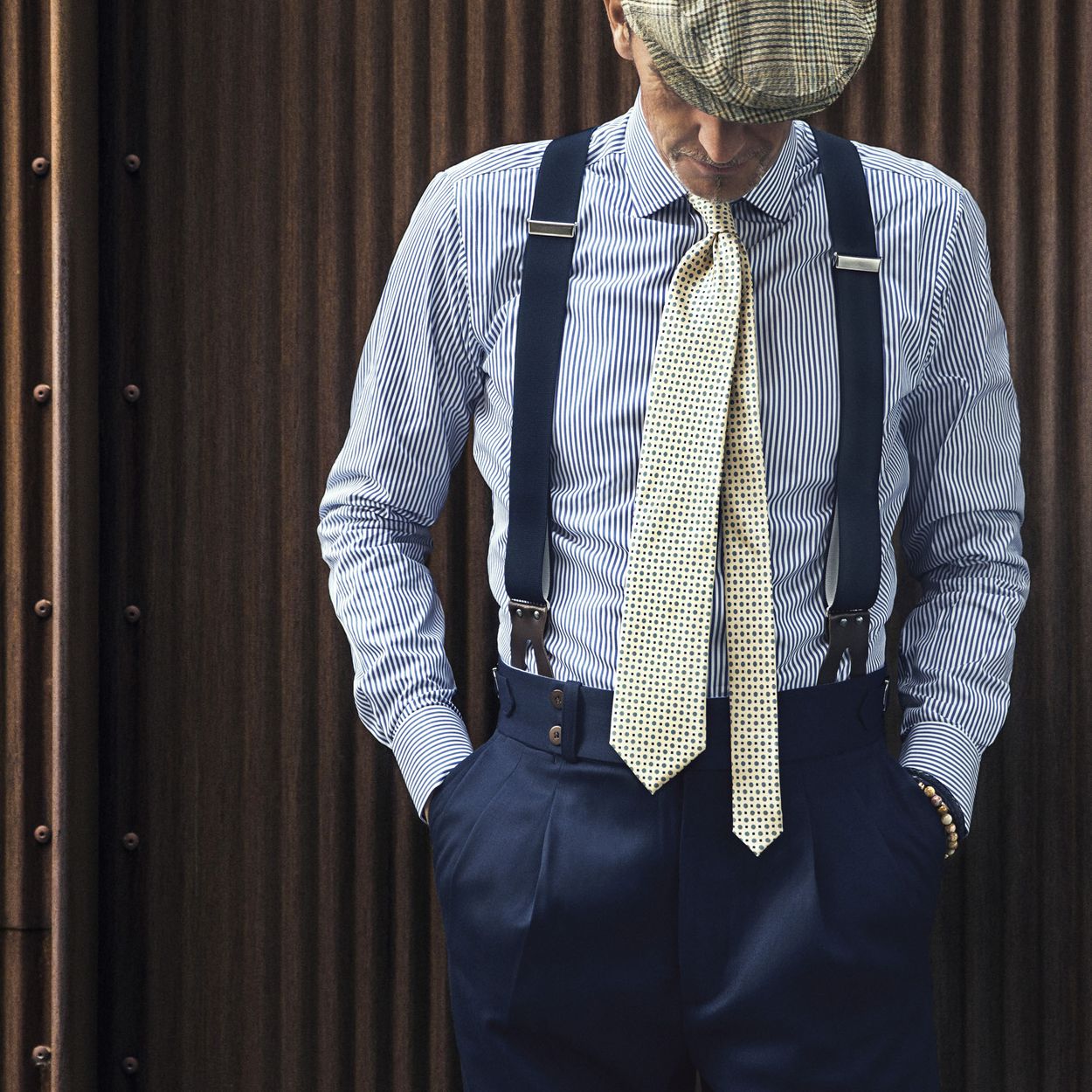 How to wear suspenders