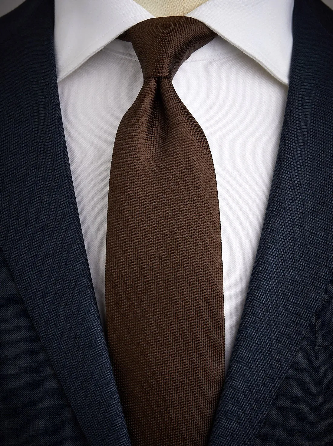 Brown Tie Structure