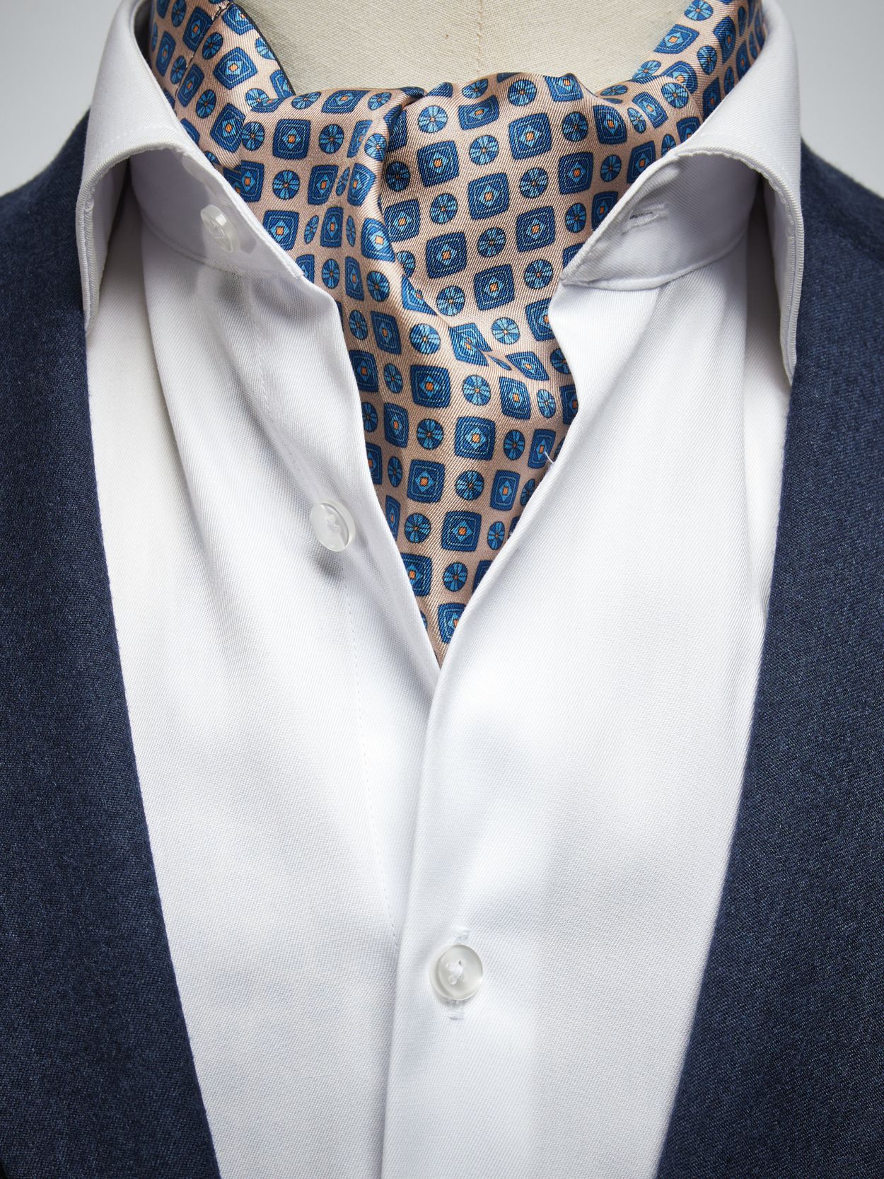 Casual Solid Color Scarf Collar Two Pieces(6 Colors) Casual Solid Color Scarf Collar Two Pieces(6 Colors)
