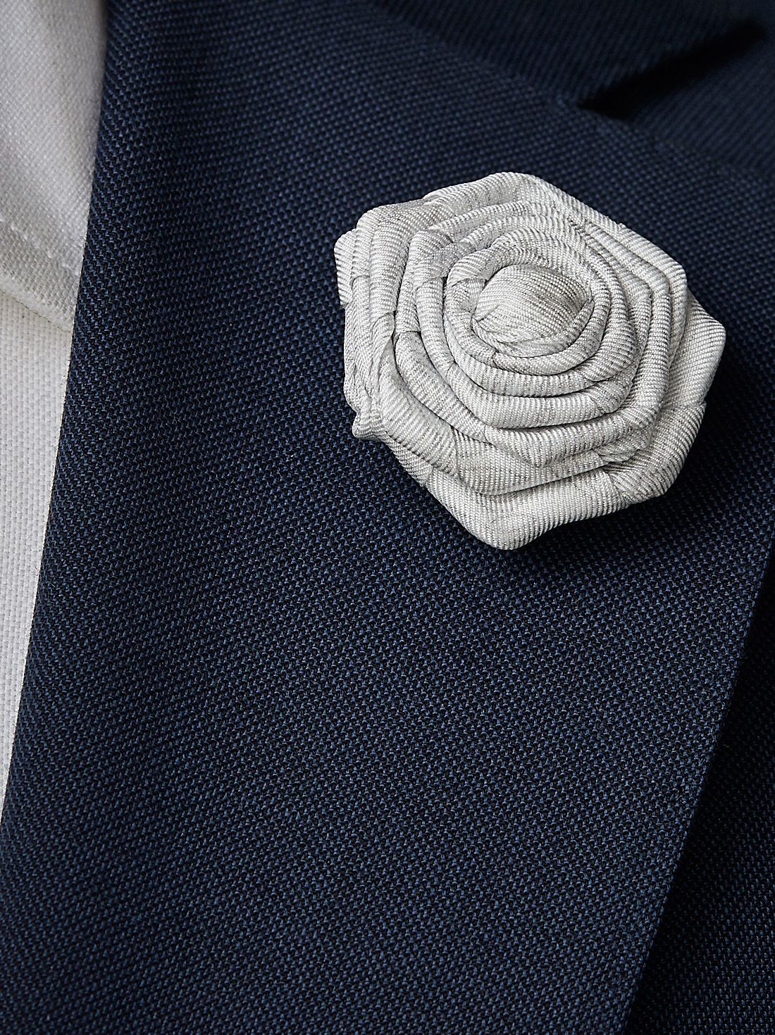 White Lapel Pin Arona