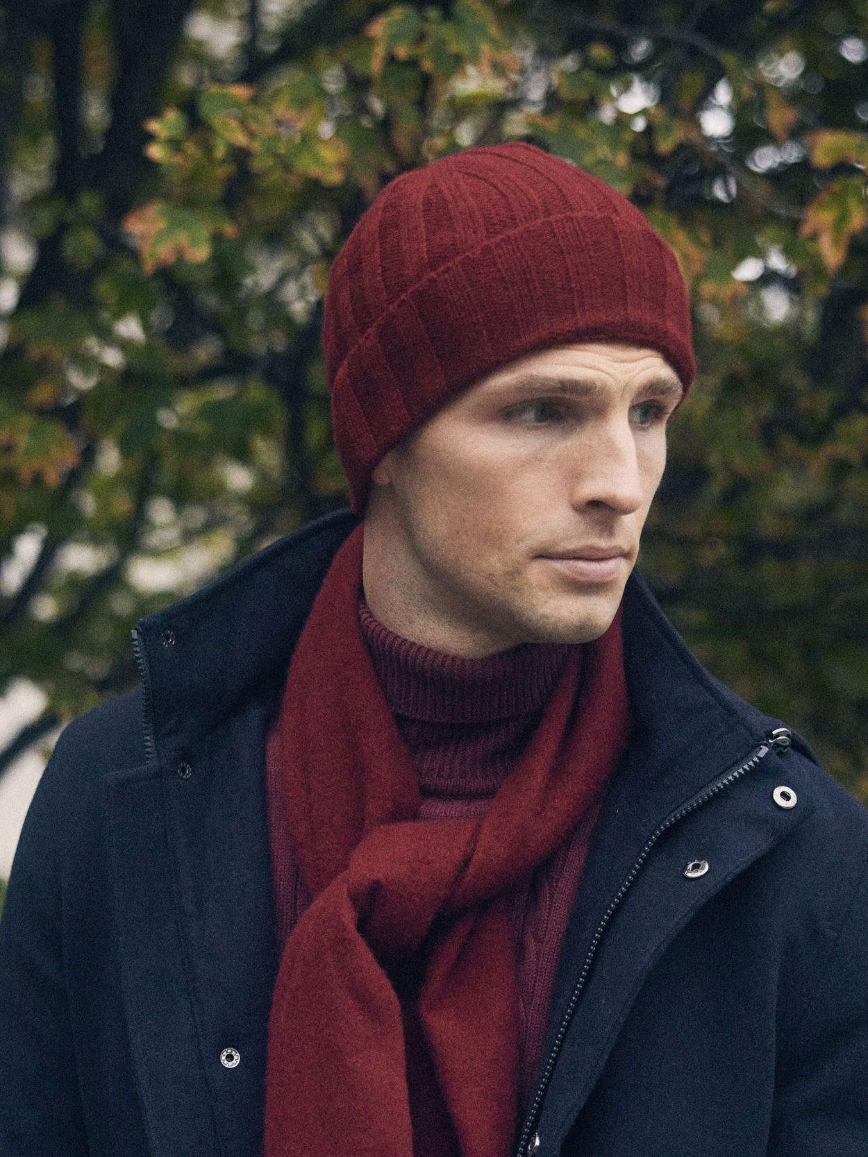 Burgundy store wool hat