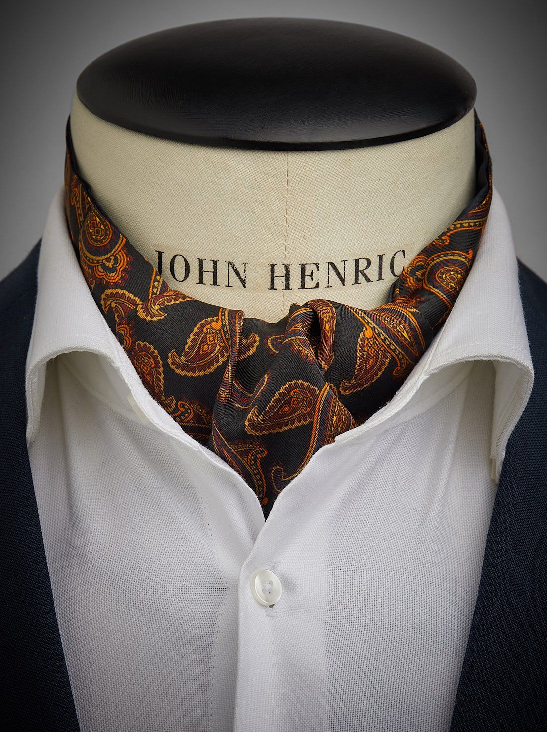 mens ascot tie