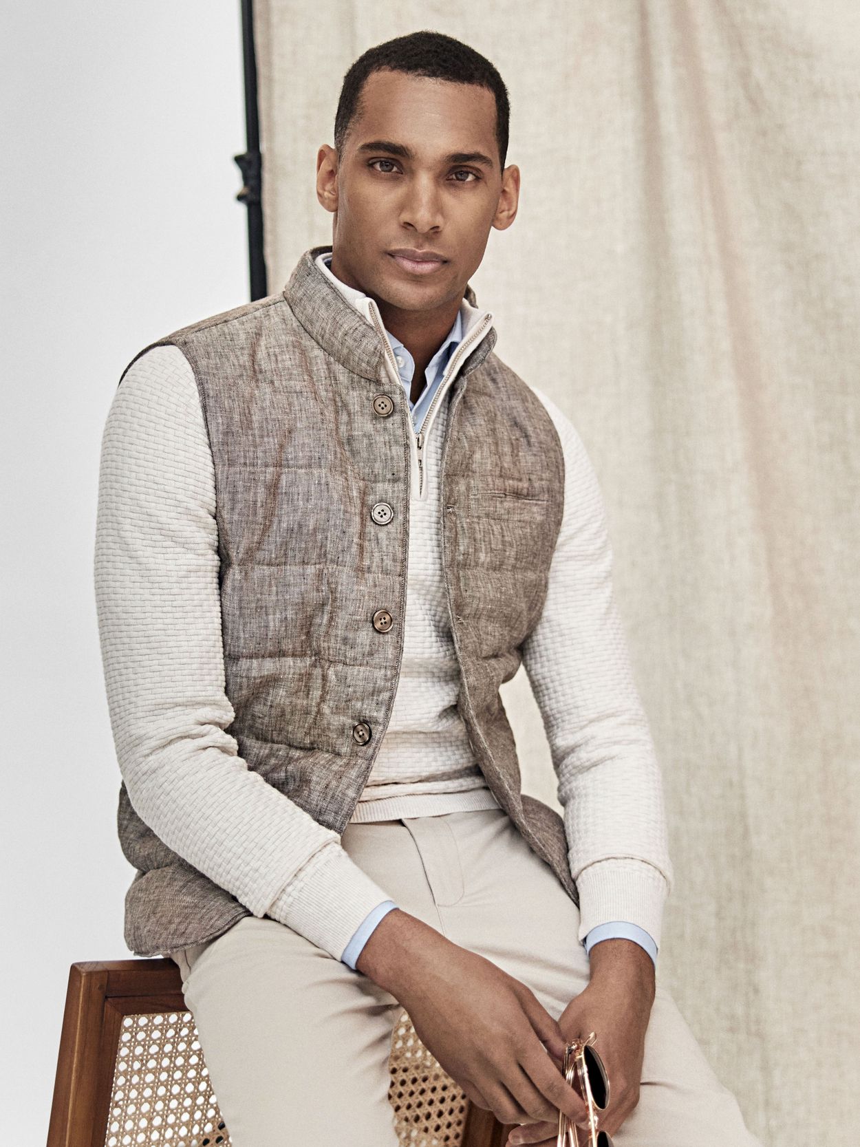 Top 60+ imagen beige vest outfit men Abzlocal.mx