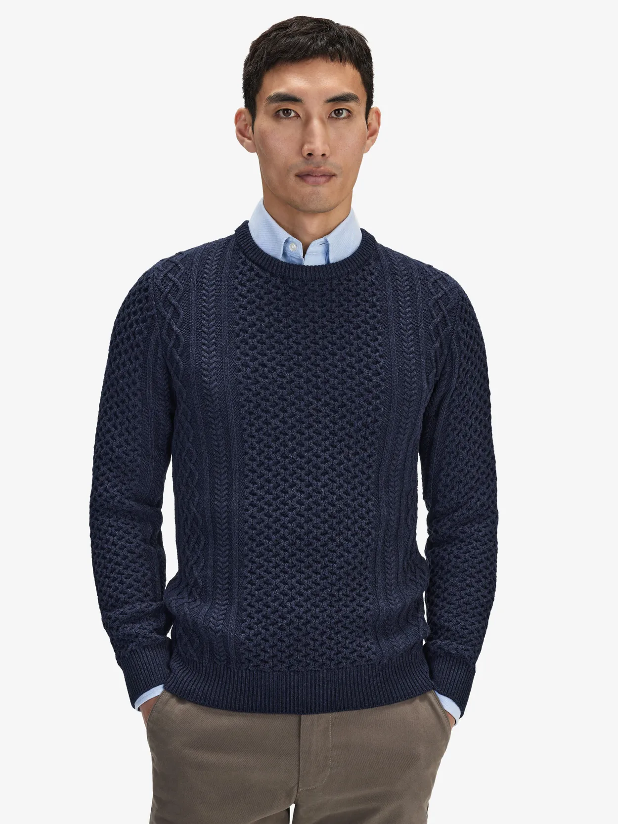 Pull en maille torsadée bleu