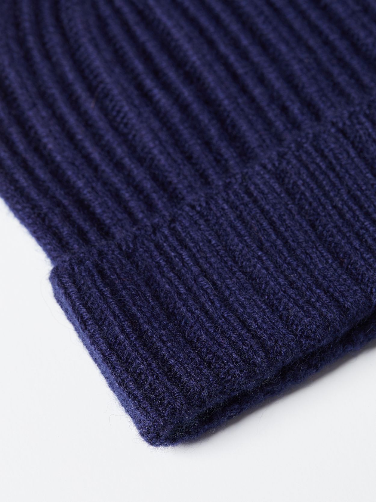 Image number 4 for product Blue Cashmere Beanie & Scarf