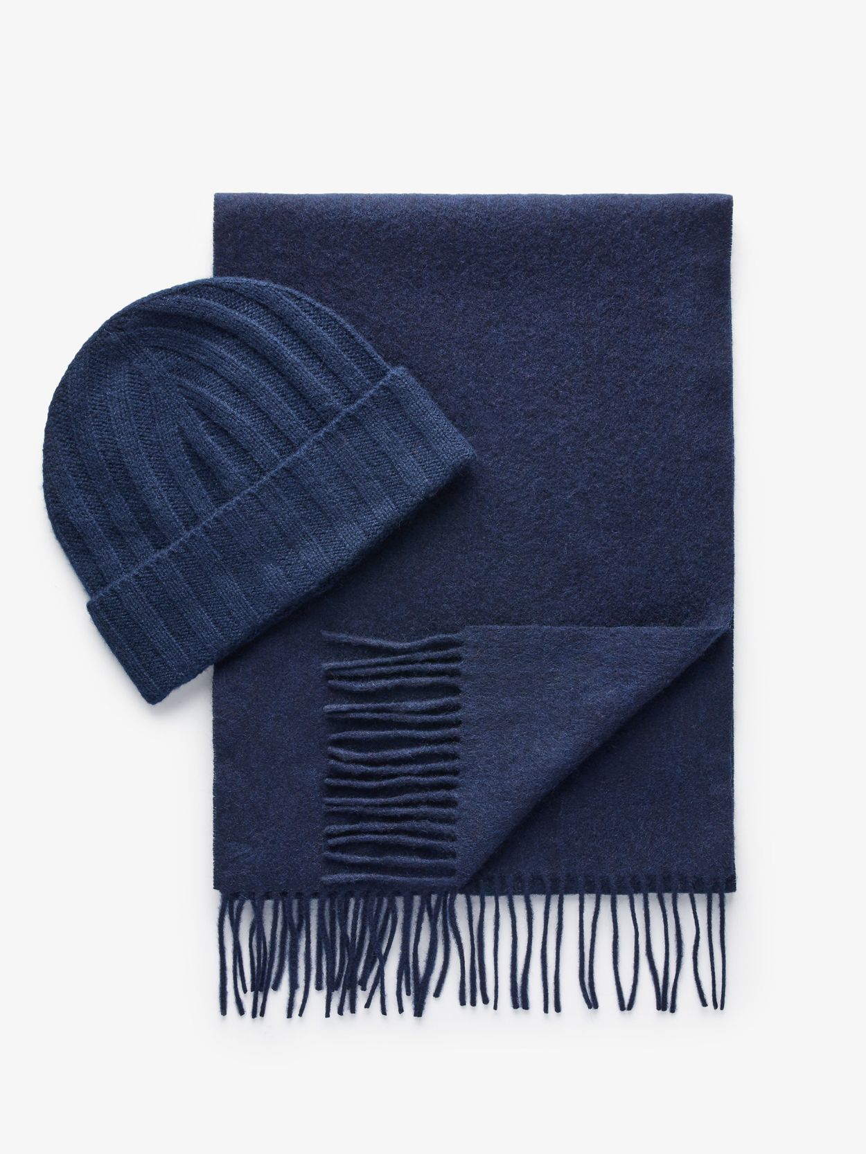 Blaue Wollmütze und Schal