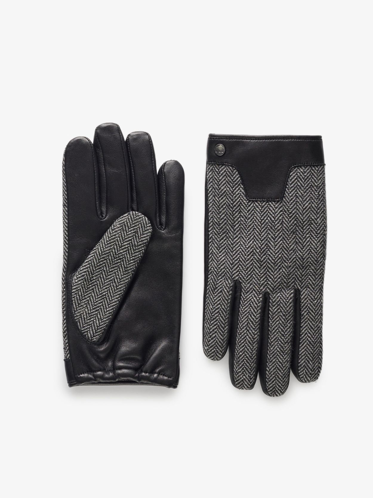 Image number 5 for product Mütze, Schal und Handschuhe aus grauer Wolle