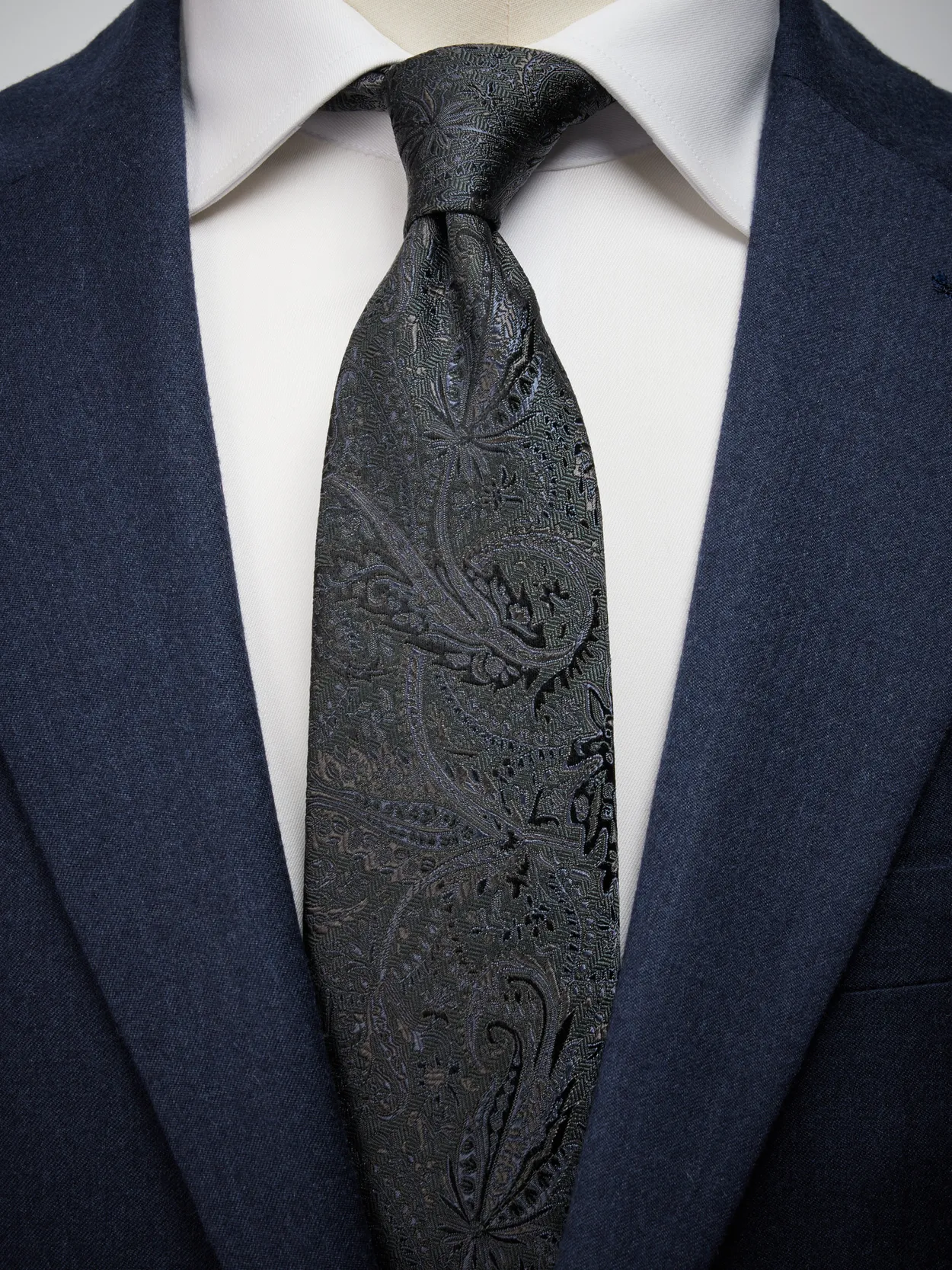 Dark Grey Tie Floral