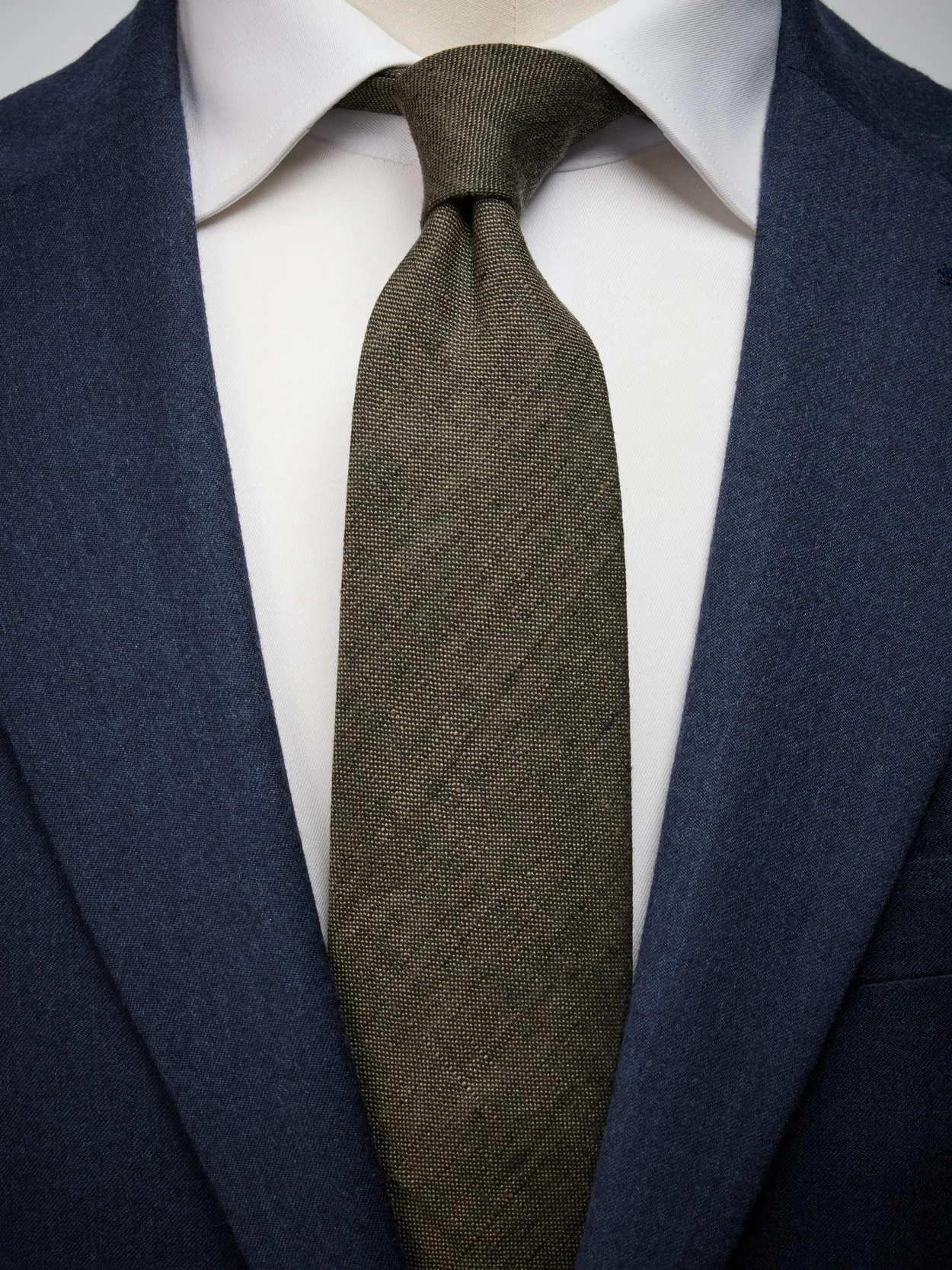 Dark Green Tie Linen