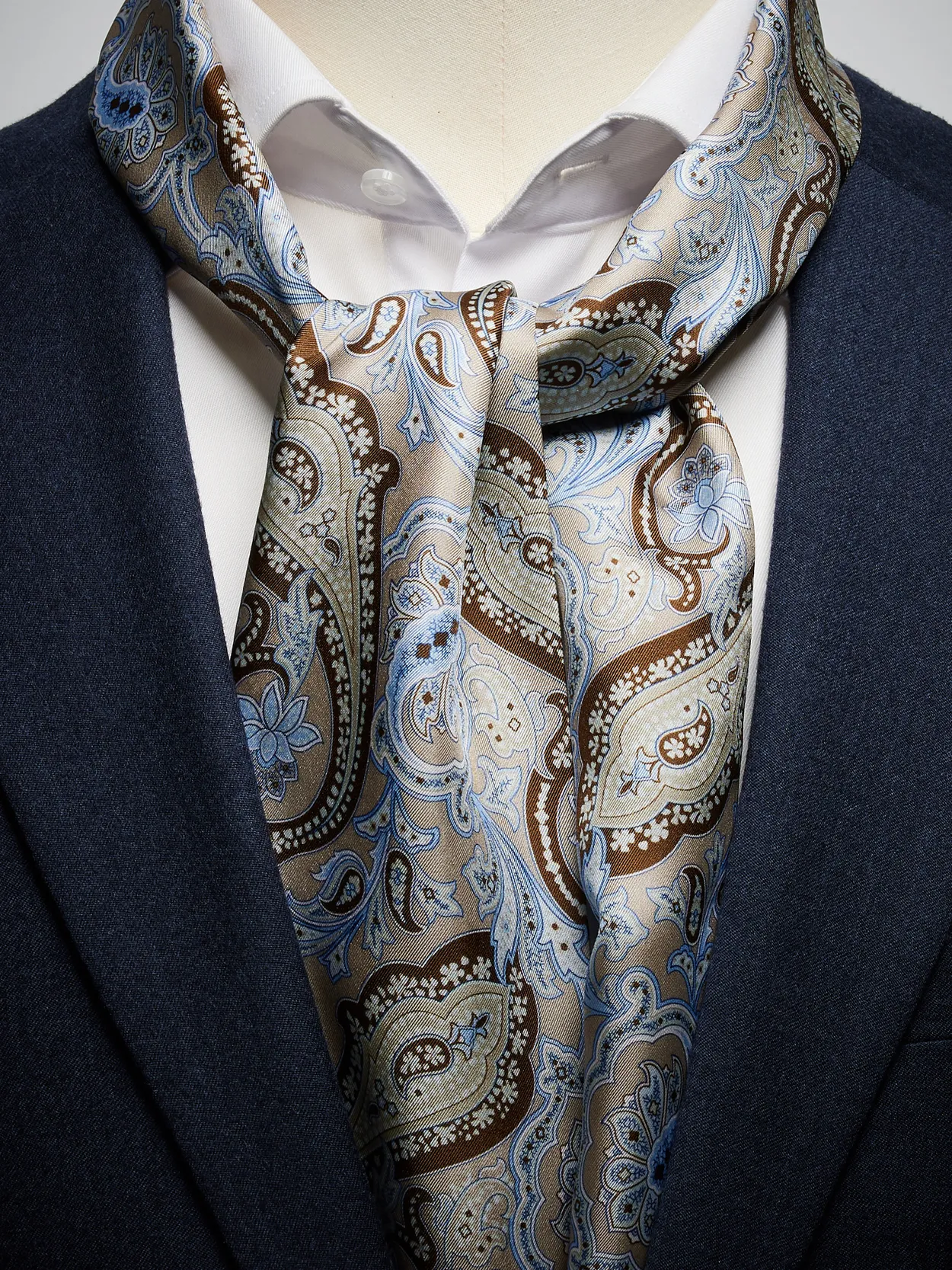 Beige Sidenscarf Paisley