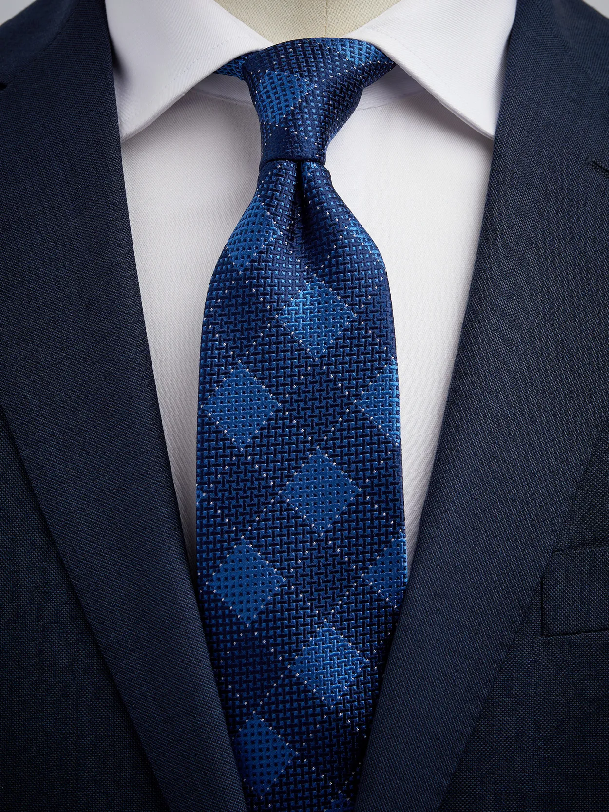 Blue Tie Structure