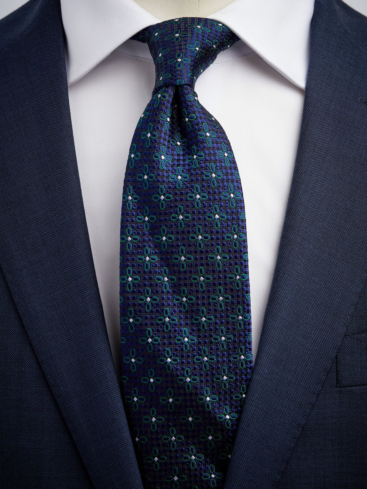 Blue & Green Tie Structure