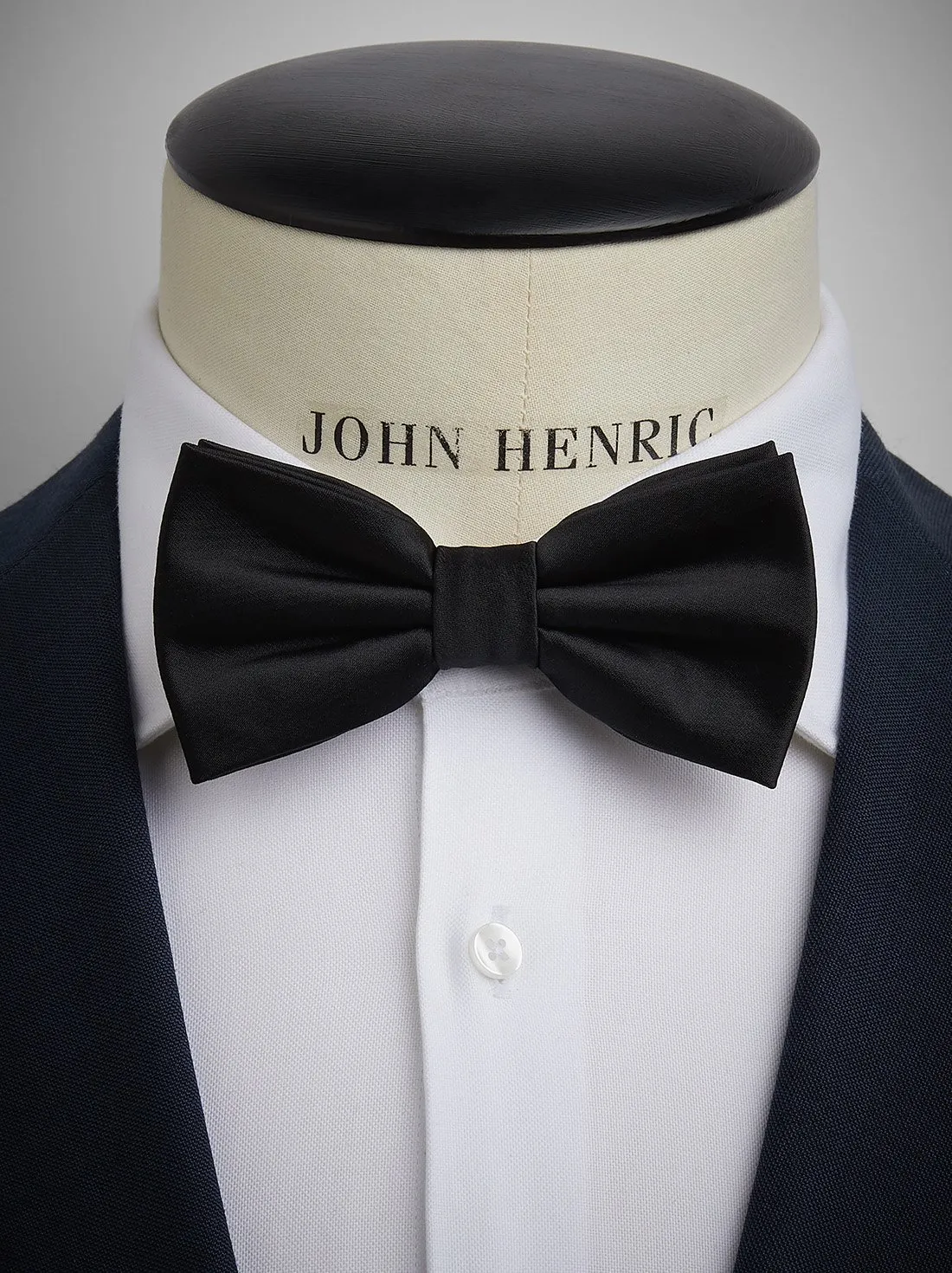 Black Bow Tie Plain