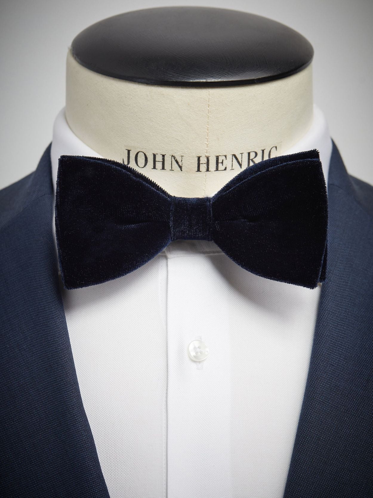 Velvet Bow Tie - Buy online | John Henric