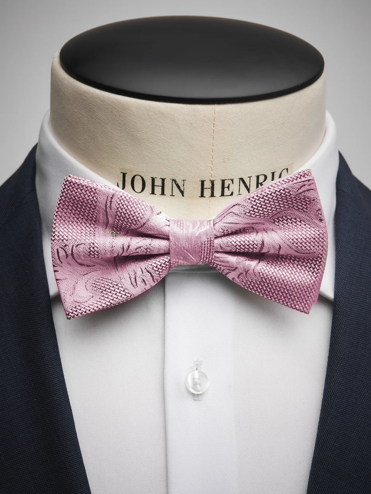 Light Pink Bow Tie Paisley