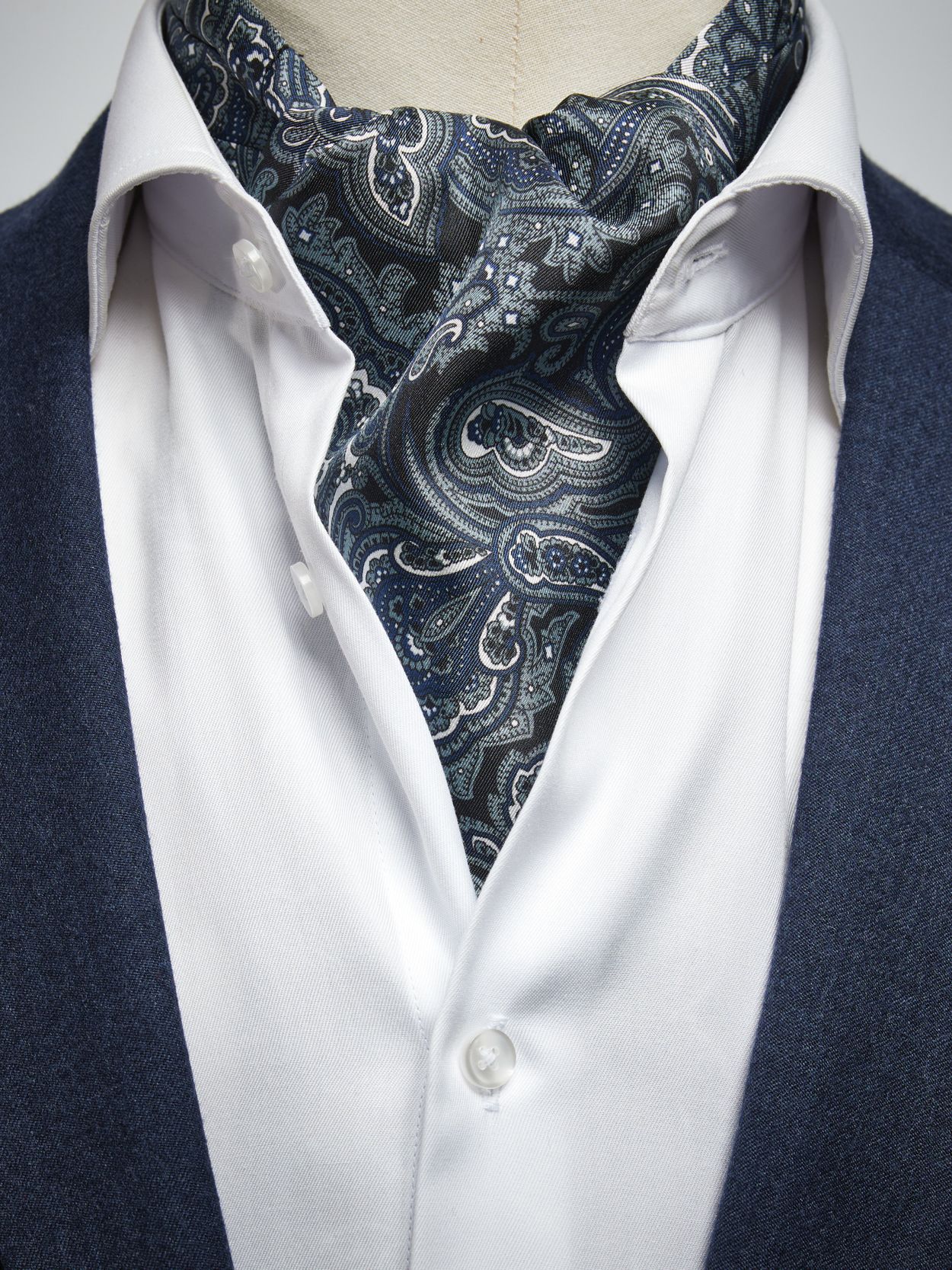 Svart Paisley Ascot