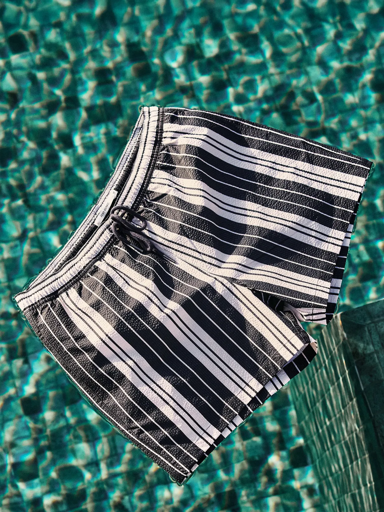 Striped Seersucker Swimshorts - Buy online | John Henric Striped Seersucker Swimshorts - Buy online | John Henric