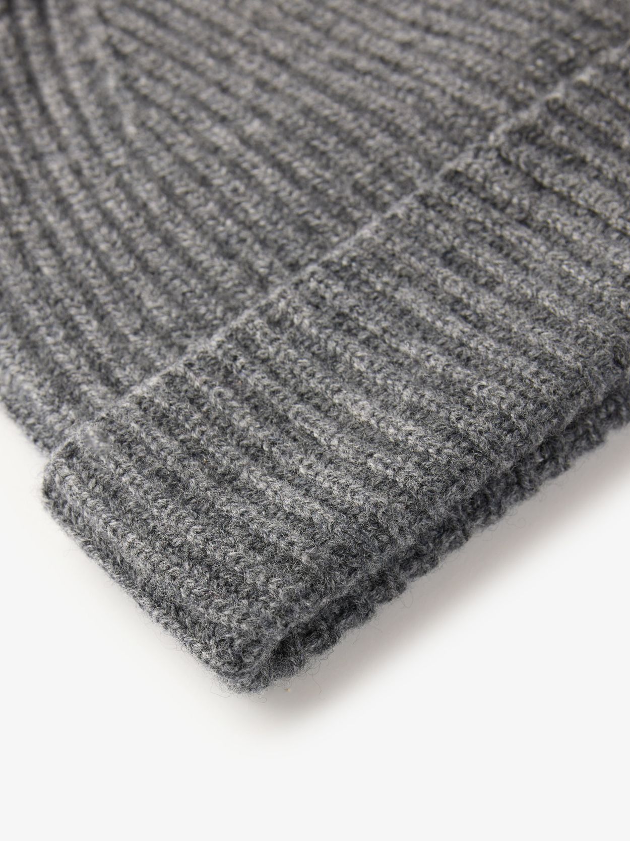 Mid Grey Beanie - Men's wool cashmere beanies - Buy online | John
