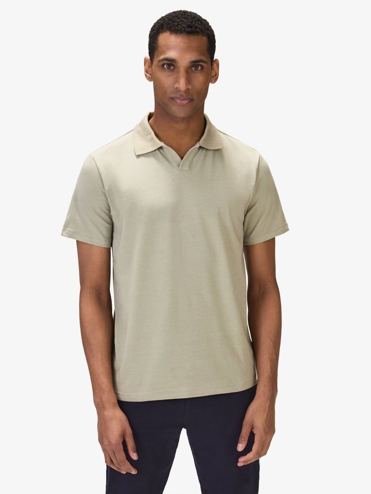 Hellgrünes Poloshirt