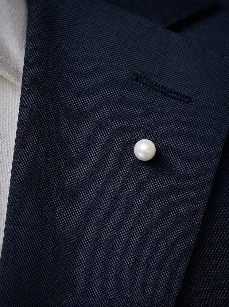 Lapel Pin Pearl