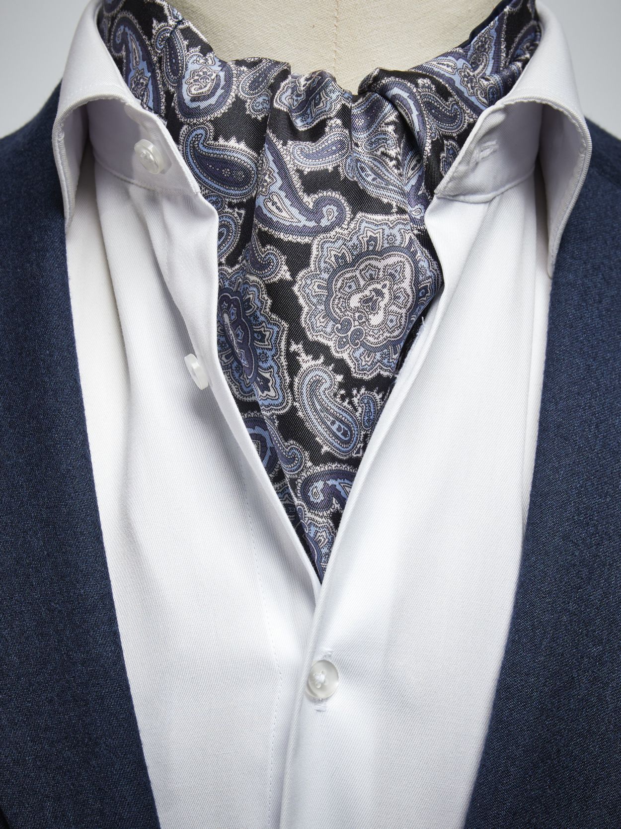 Ascot Noir Paisley