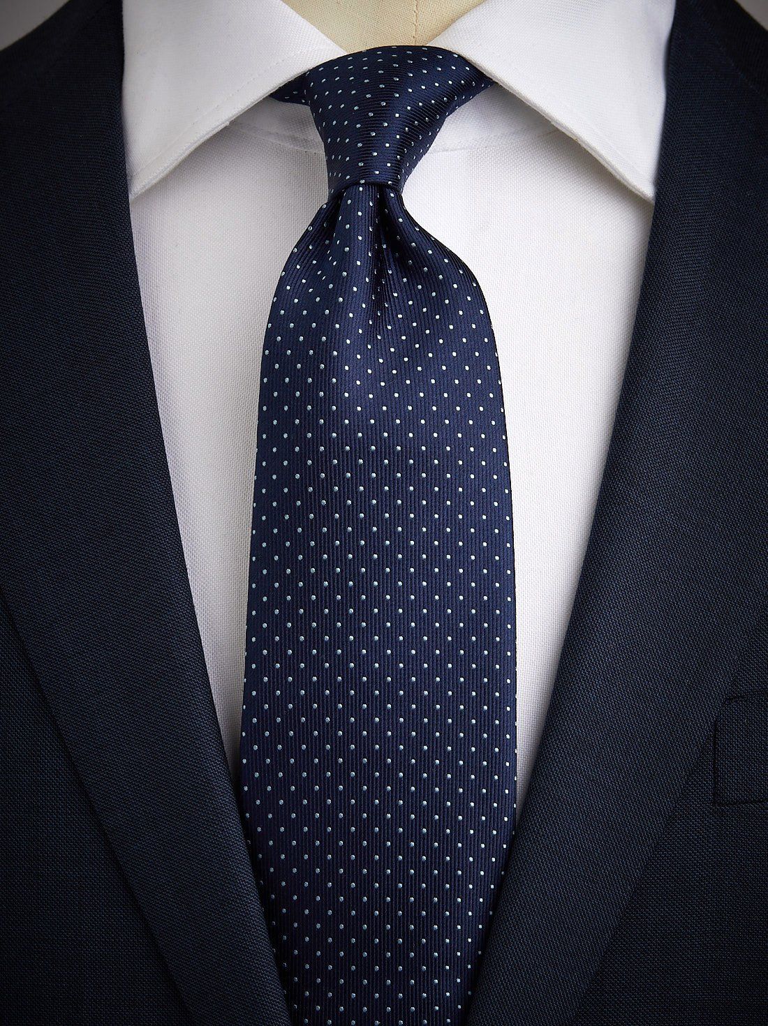 Krawatte mit Blauen Punkten