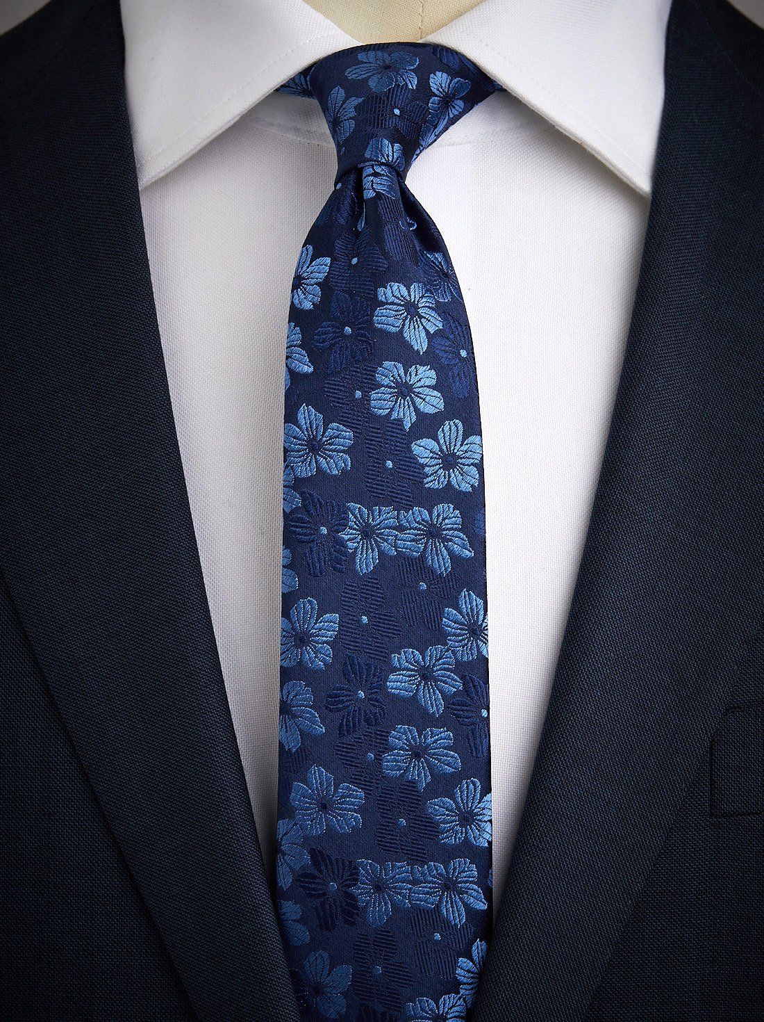 Blaue Geblümte Krawatte