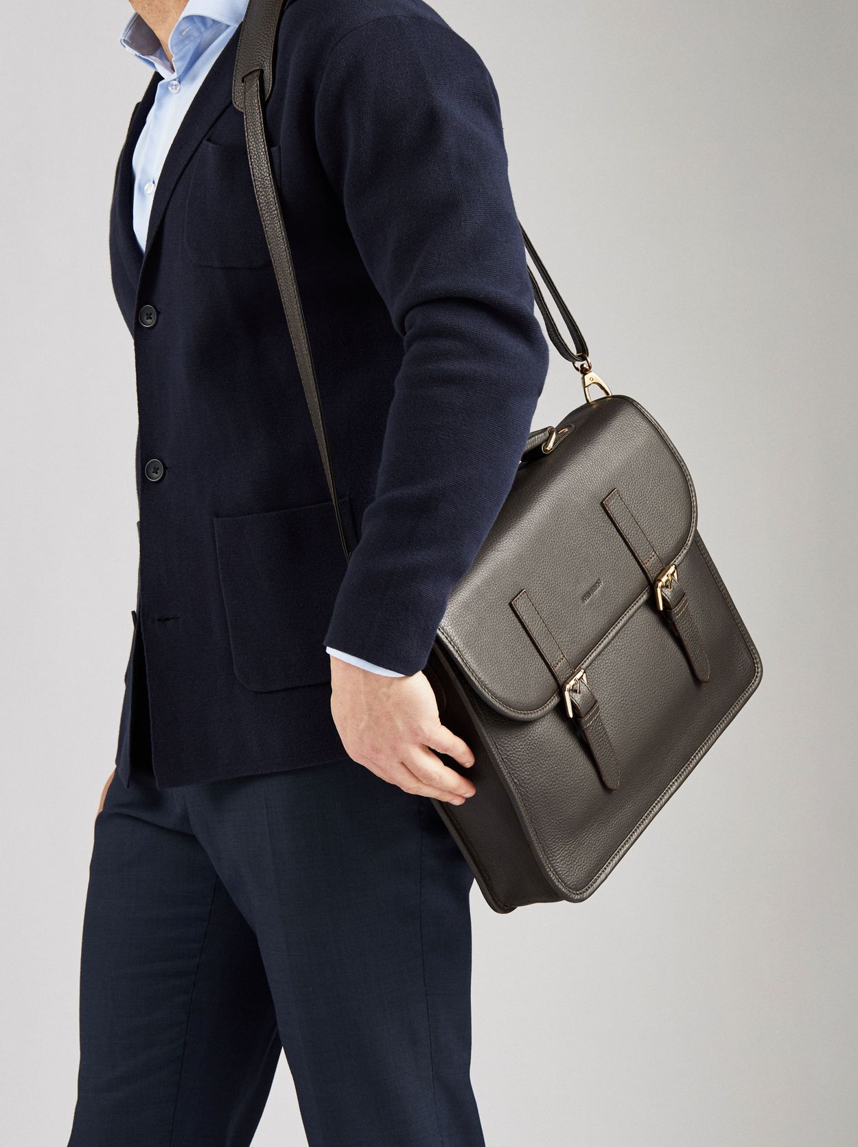 Mens bag outlet companies